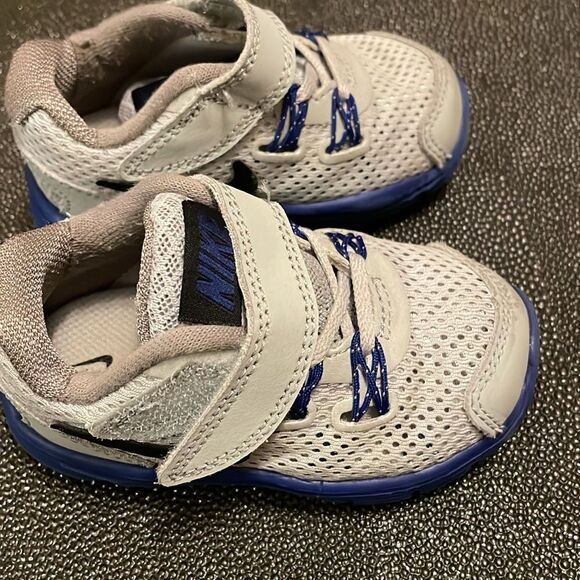 Nike Lunarglide 4 Baby Sneakers size 4C - Picture 3 of 7